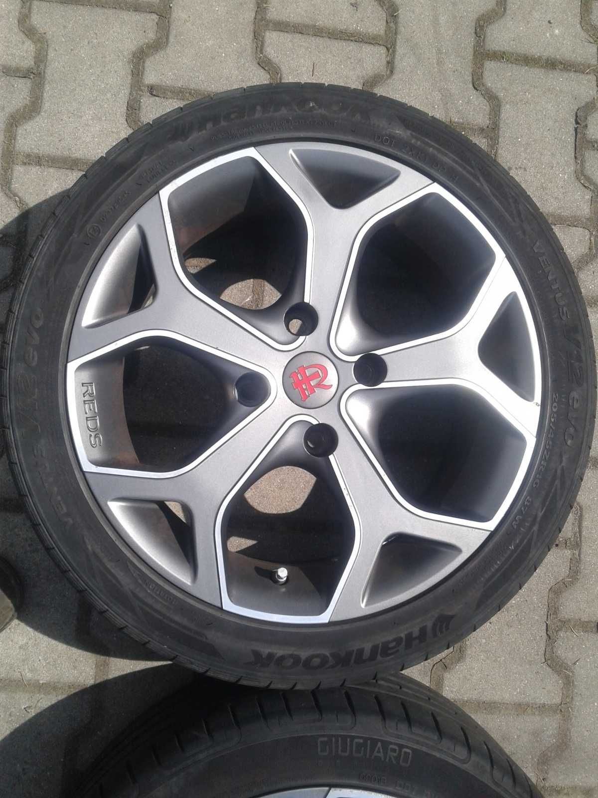 Alufelgi 16 4x114,3 7J Et40 MOMO REDS Volvo Honda Hyundai Kia Nissan