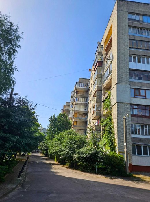 Продаж 4 кімнатної квартири, вулиця Медової Печери, цегла