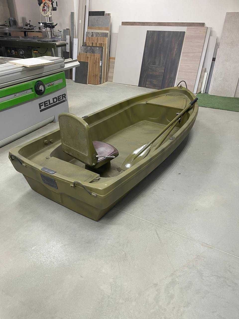 Лодка стеклопластик Hunter S в отличном состоянии