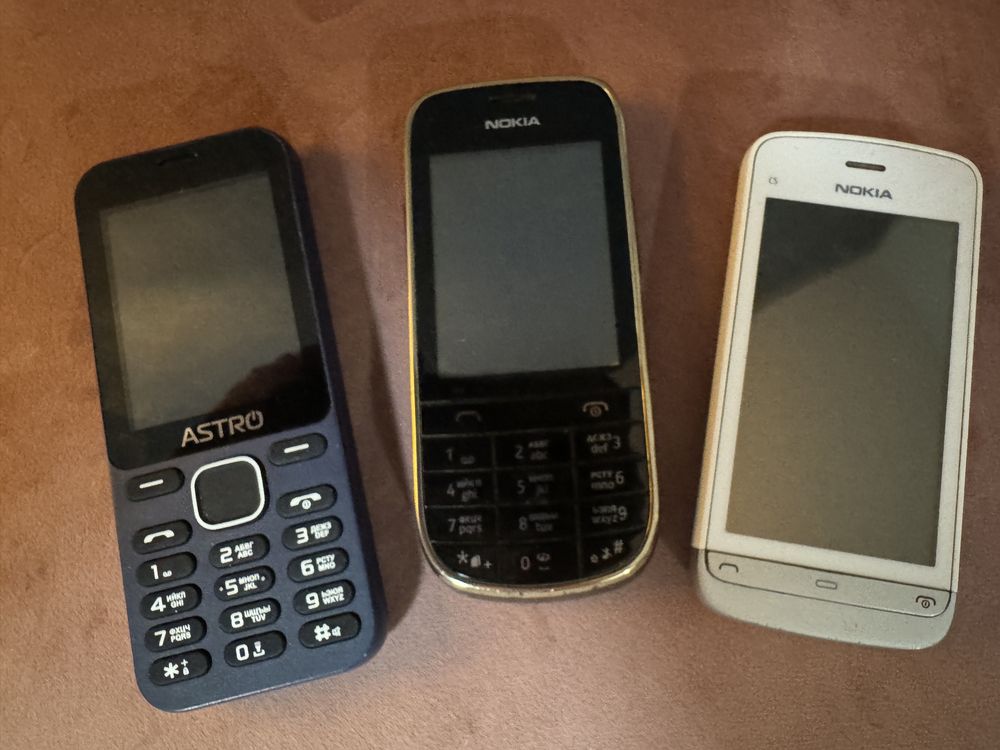 Телефони Nokia Astro