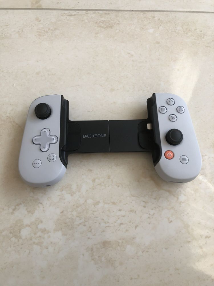 PlayStation Apple BACKBONE