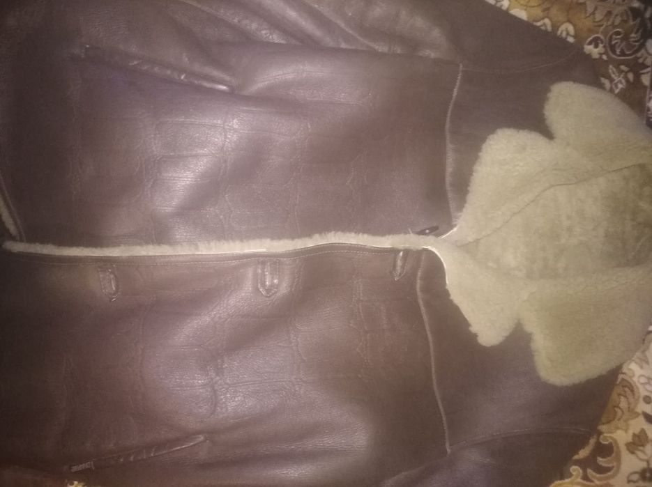 Дубленка кожаная с натуральным мехом.