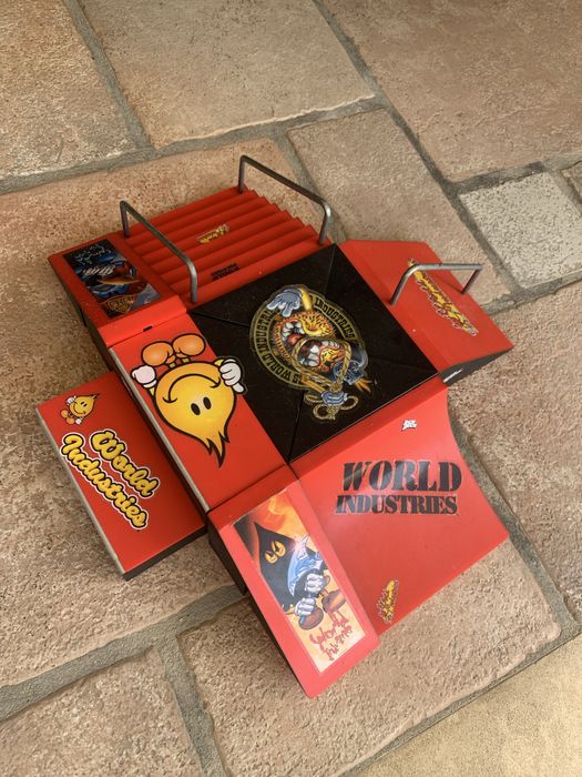 Tech deck skatepark
