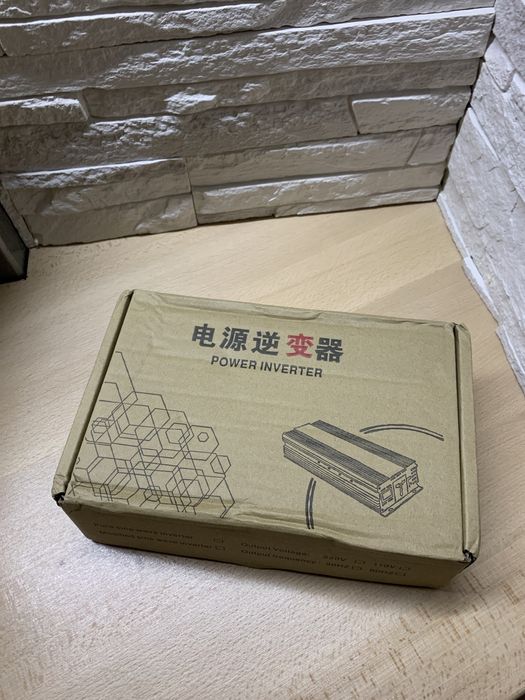 Інвертор 12/220v