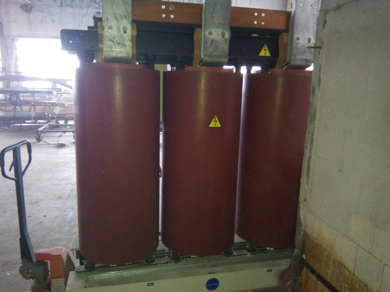 ПРОДАМ ТРАНСФОРМАТОРИ Schneider Еlectric (2 шт)