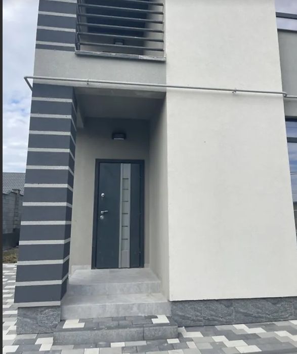 Продаж будинку на Макарова!