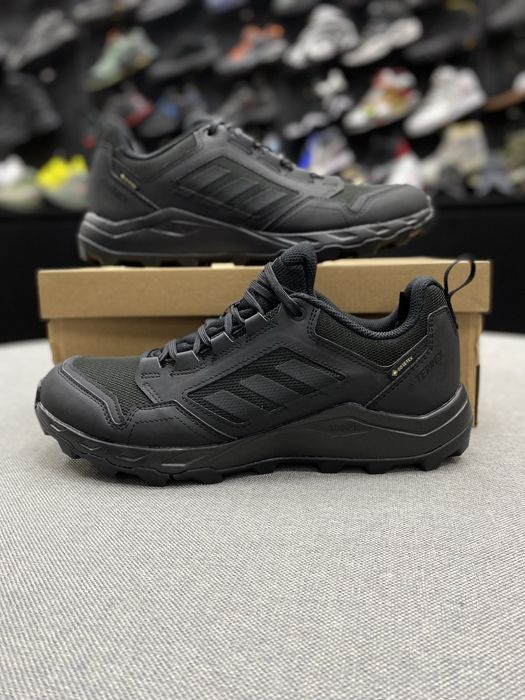 Оригінальні чоловічі кросівки Adidas Gore-Tex