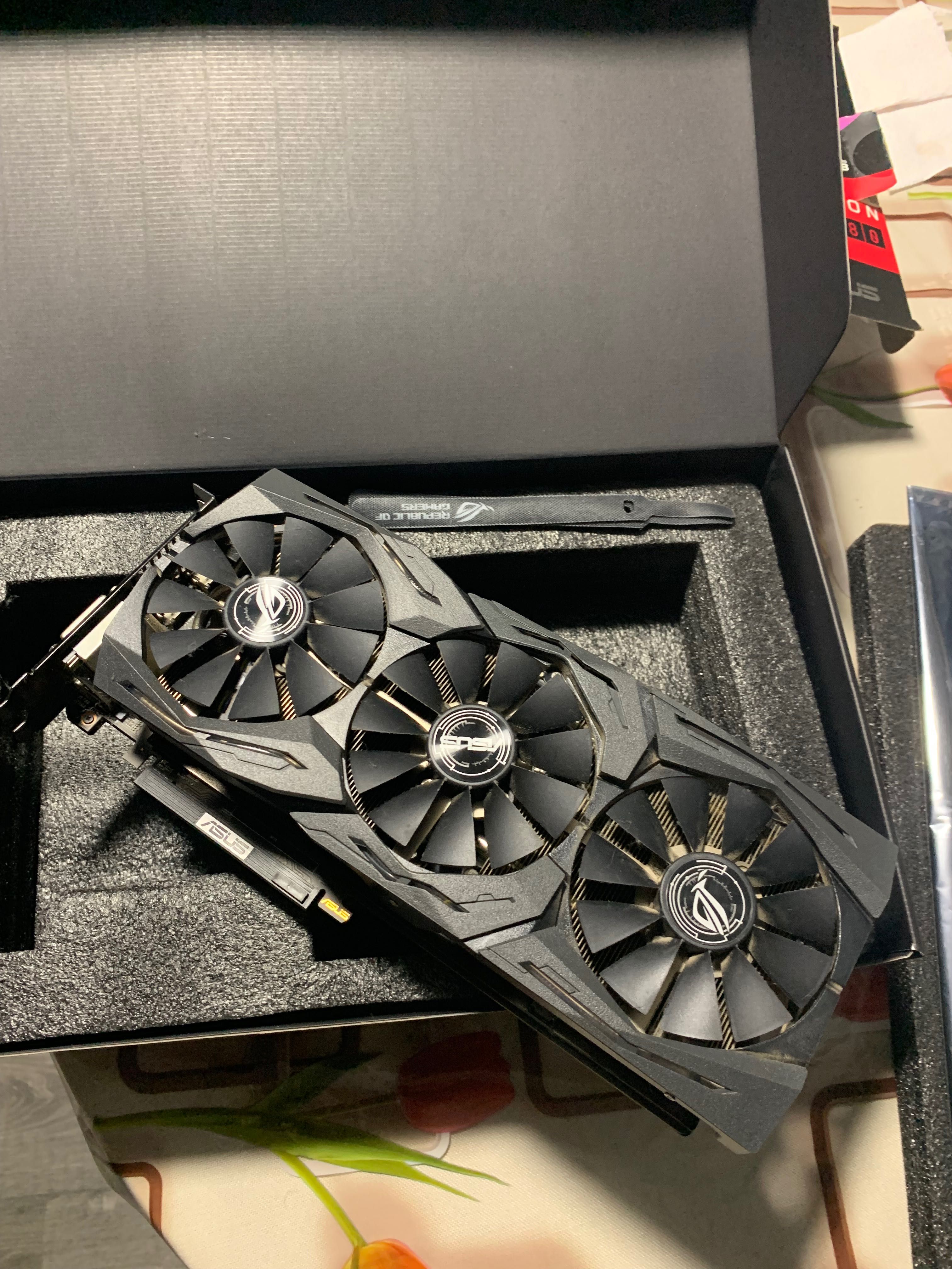 Asus ROG Strix RX 580 8 ГБ — як нова, з коробкою та чеками