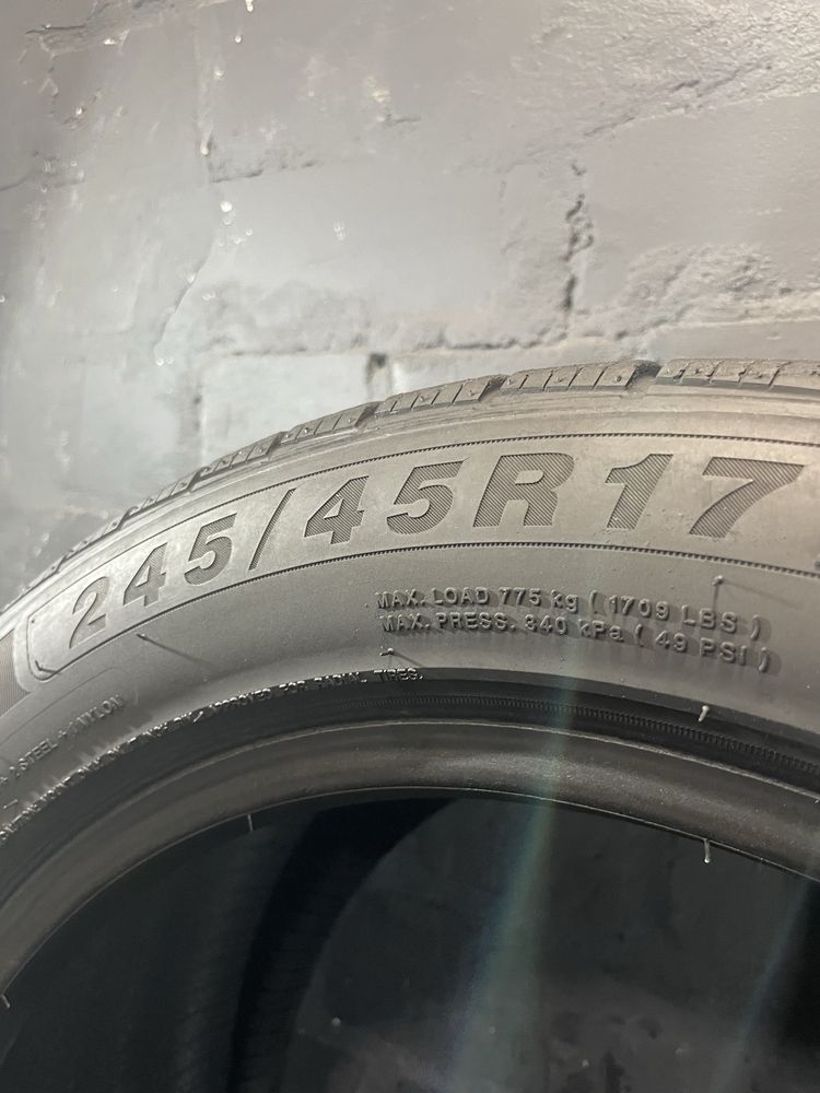 1шт 245/45 R17 Davanti Wintoura +