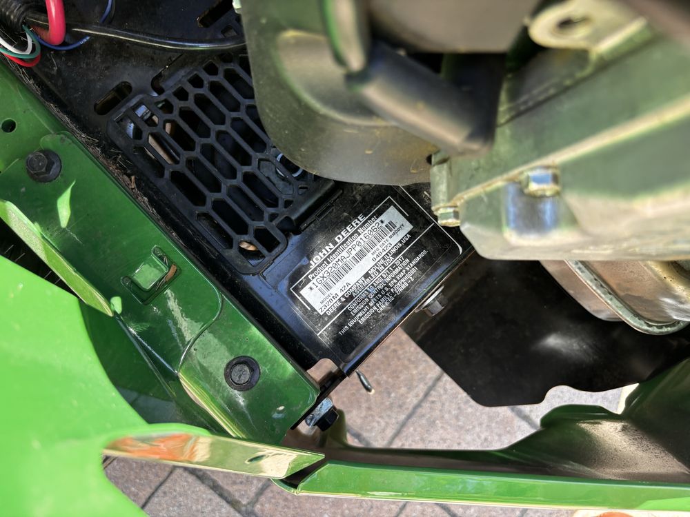 Nowy John Deere z320m Kawasaki 21.5 KM zero turn traktorek kosiarka