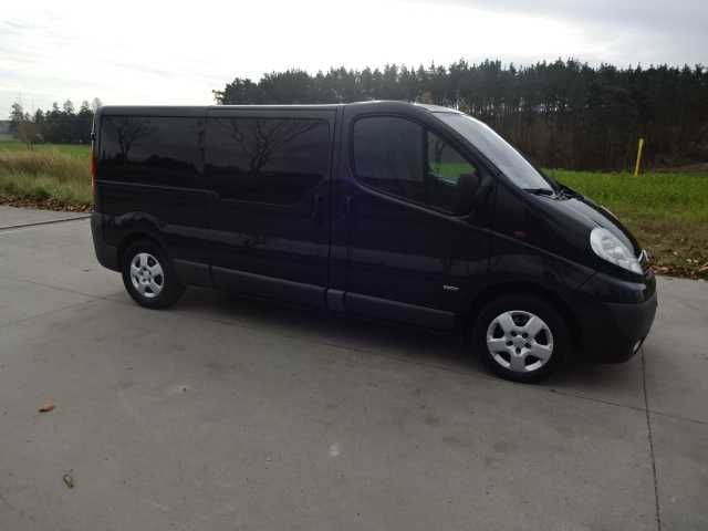 Opel VIVARO LONG 9-miejsc  1- właśc.  tylko 173tys km BEZWYPADEK