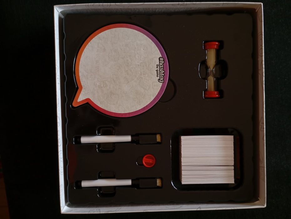 Vendo jogo de tabuleiro #Hashtag