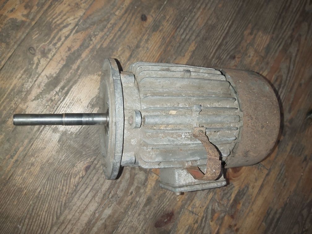 Silnik elektryczny 220v