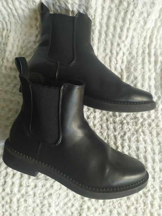 Черевики. Ботінки. Чоботи.