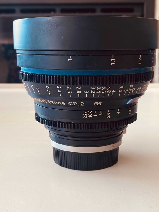 Lente Cinema Zeiss Compact Prime CP.2 - 85mm 2.1 com mount EF e PL