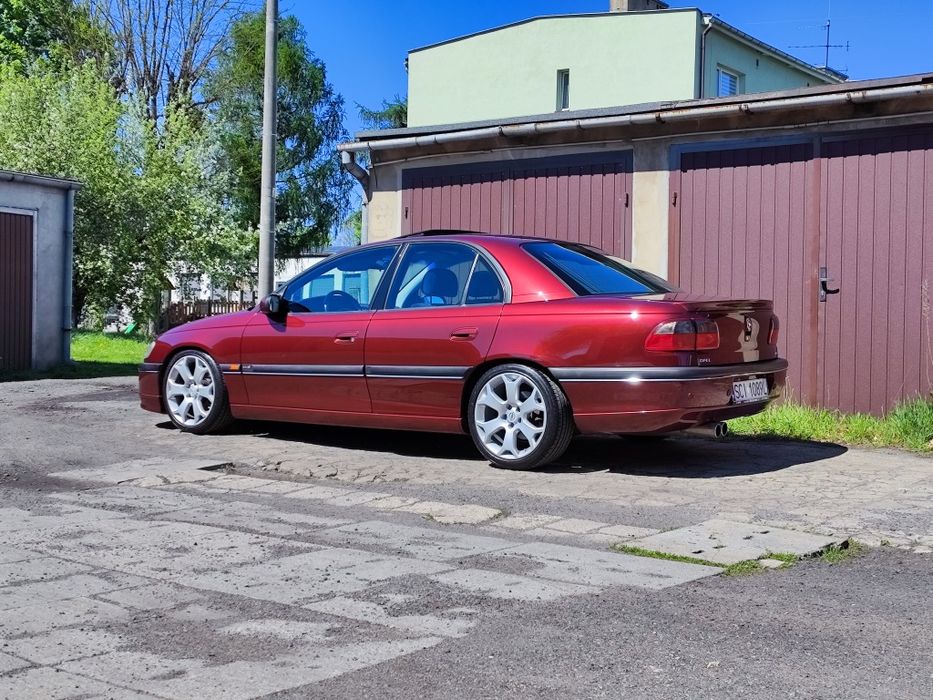 OMEGA MV6. Perfekcyjna. Bogata opcja. Niski przebieg.