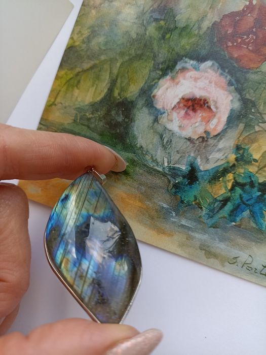 Нова підвіска з натуральним камінцем, лабрадор.