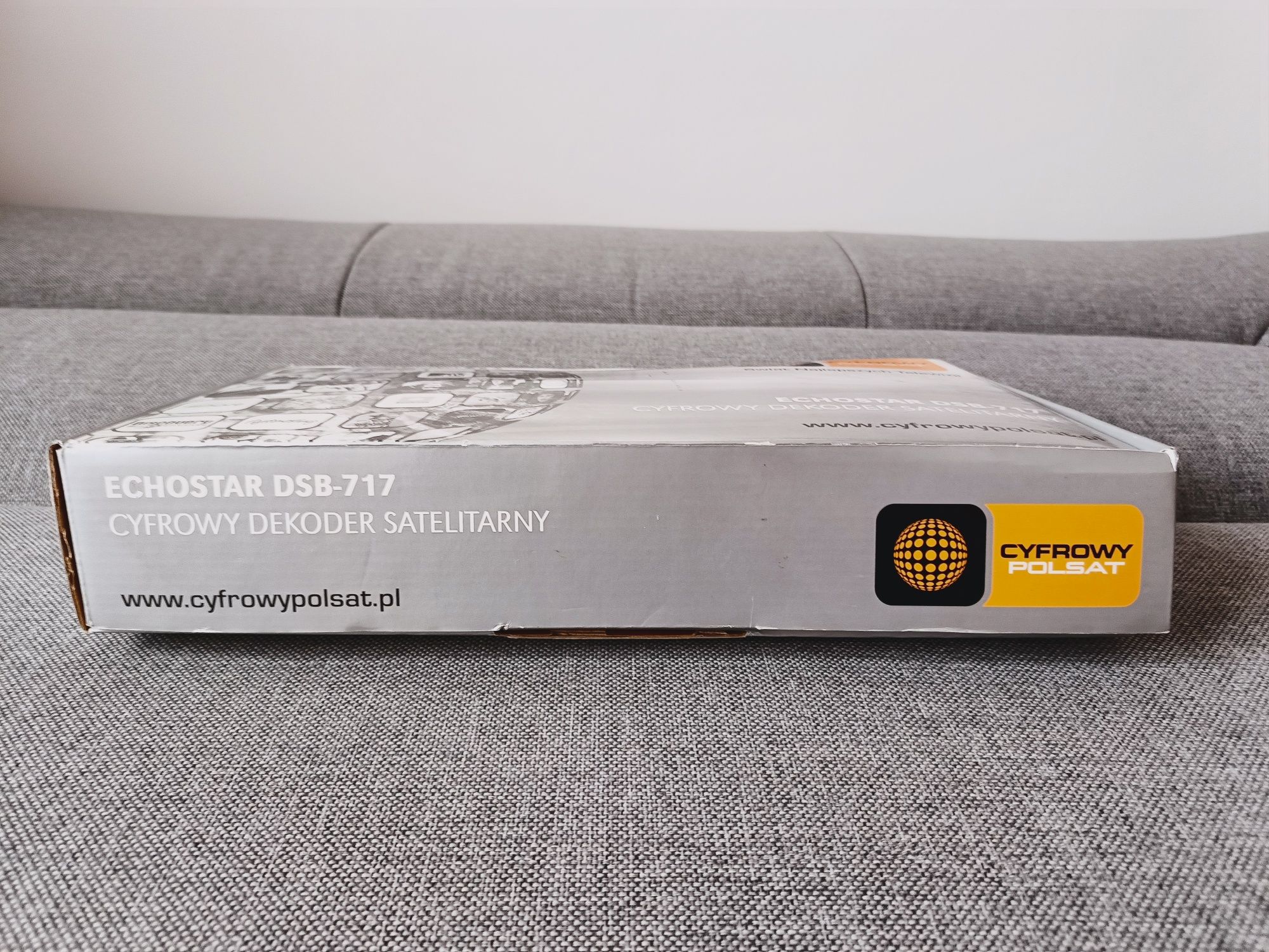 Dekoder cyfrowy satelitarny z pilotem i kablem USB