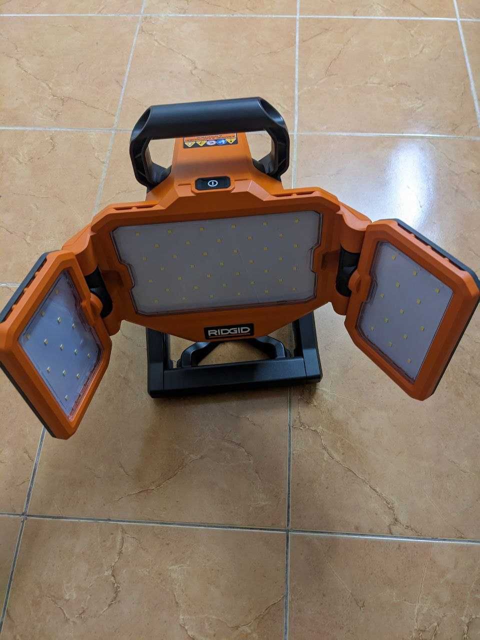 Гибридный LED фонарь-светильник Ridgid R8698 18V