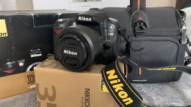 Фотоапарат Nikon D90 + обєктив AF-S 35mm 1,8 + сумка