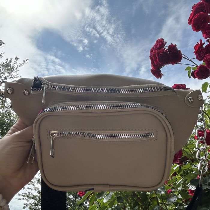 Сумка (бананка), колір беж