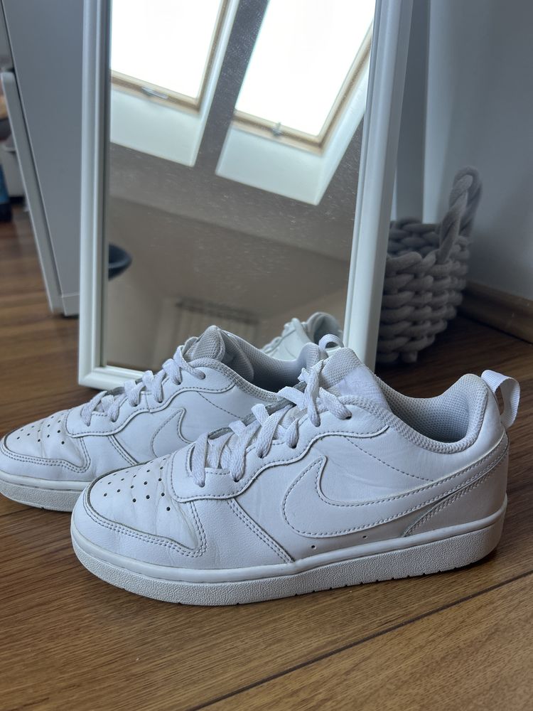 Nike Court Borough Low