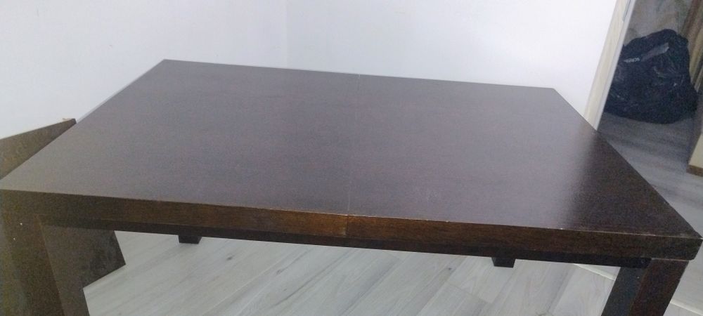 Stół z litego drewna duży, ciężk wykonany na zamówienie i z 5 krzeslam