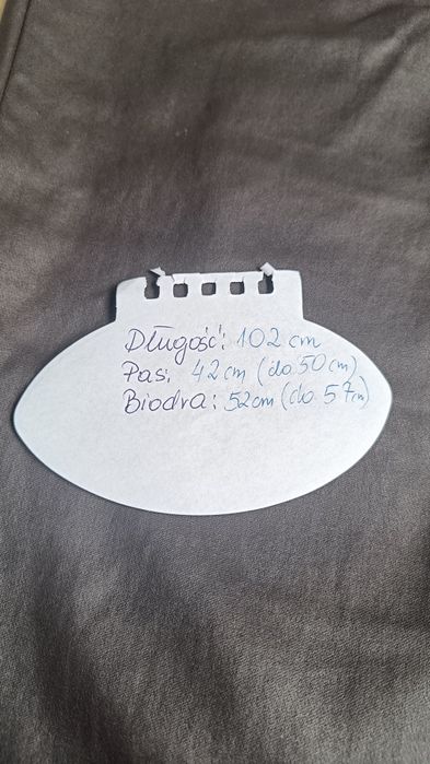 Brązowe spodnie firmy Reserved