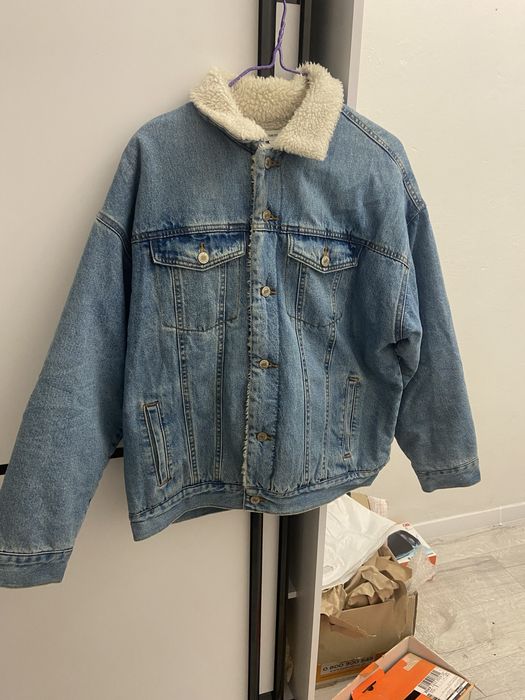 Чоловіча джинсова куртка на овчині зимова утеплена хутром блакитна