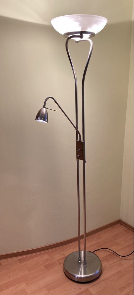 Lampa stojąca halogenowa