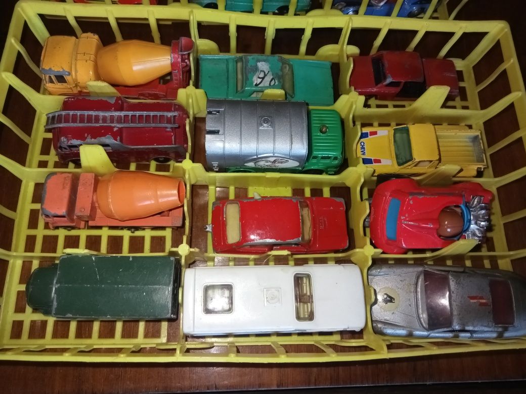 Auto Matchbox Siku Majorette Corgi Dinky toy Resoraki lata 1960-80 XXw