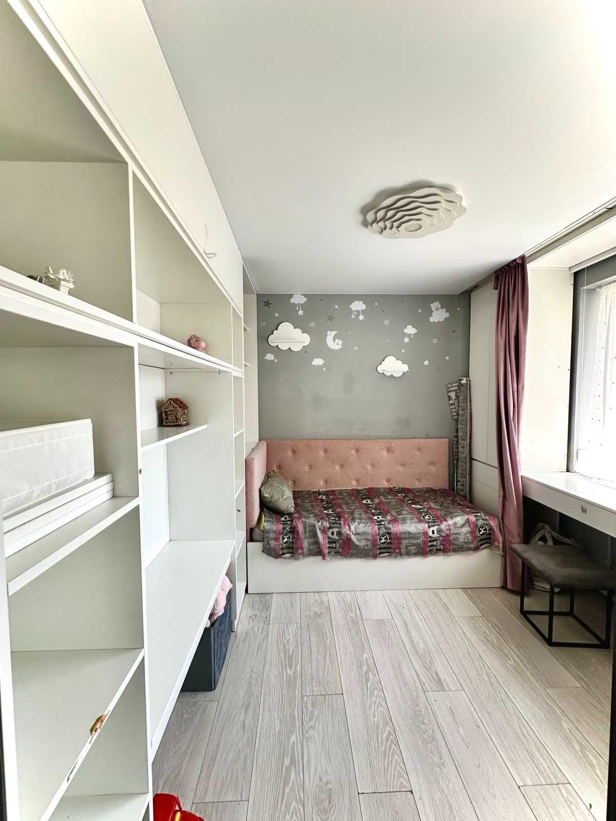 Продаж 4 кім. квартири 74.3 м² (46.2 м² житлової площі) по вул. Патона