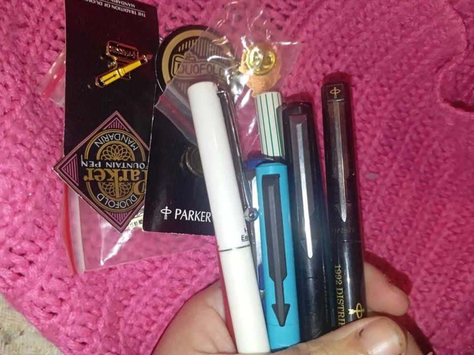 Canetas e pins Parker