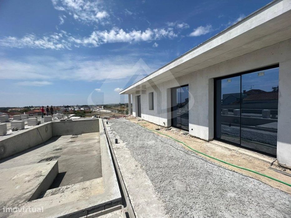 Moradia T4 térrea com piscina, jacuzzi, ginásio e cinema no Cartaxo...