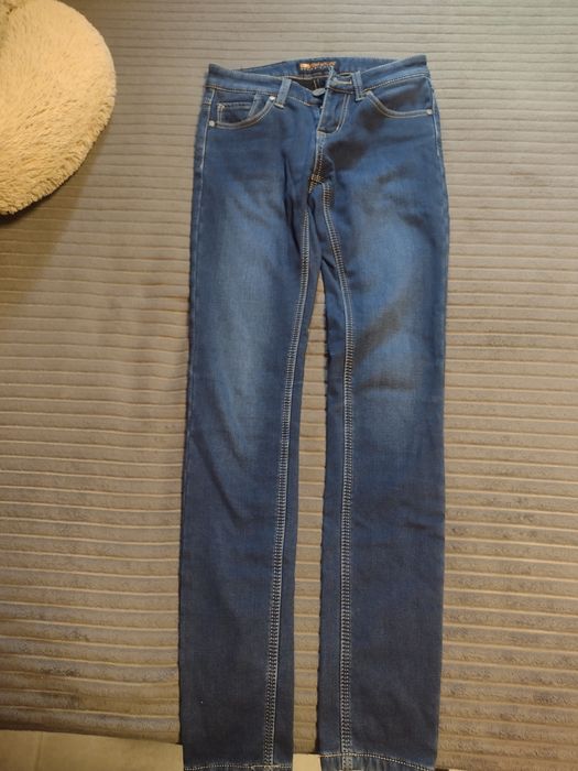 Продам женские джинсы