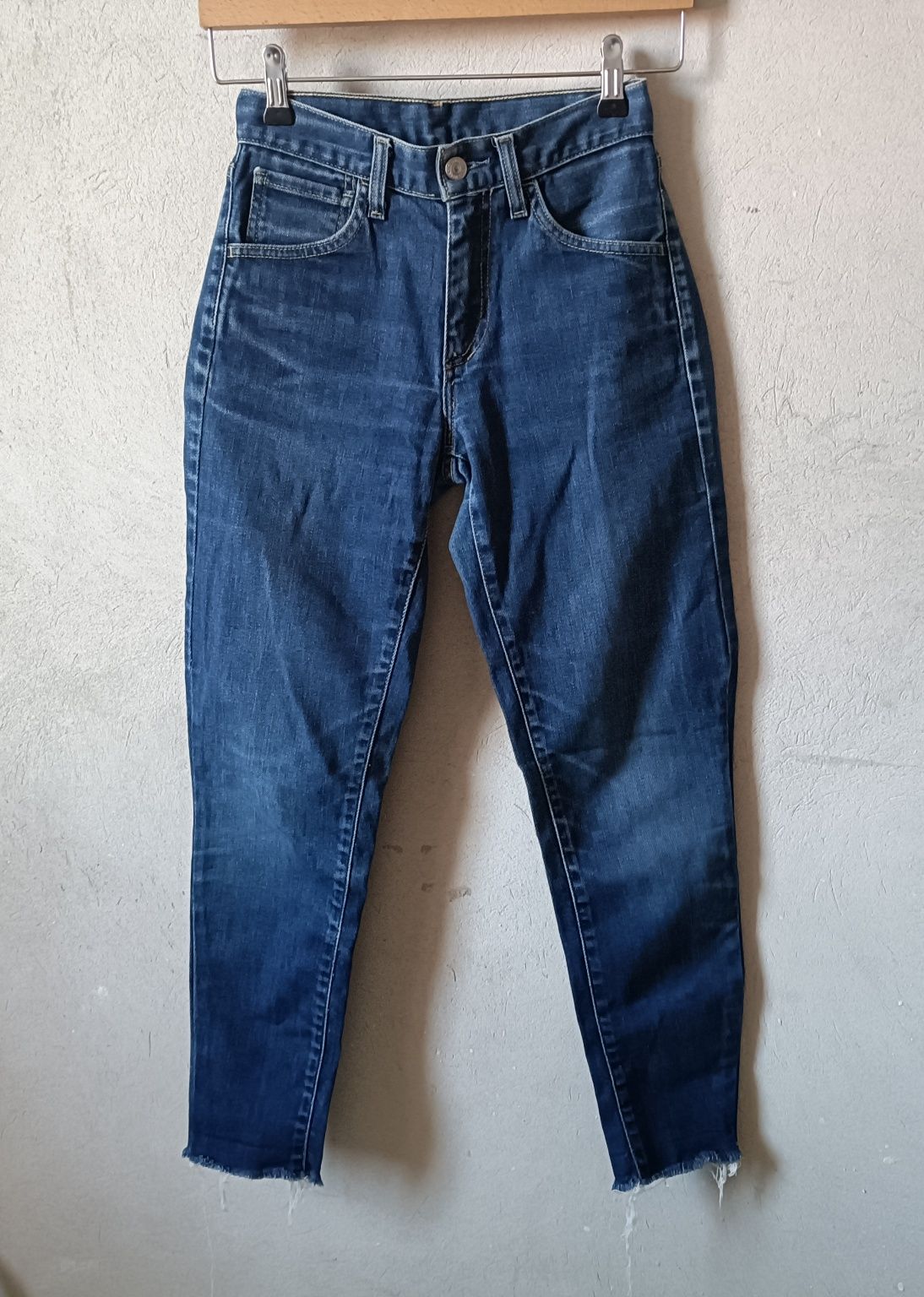 Spodnie jeansowe jeansy Levi's Lewis xs 34 rurki z wysokim stanem