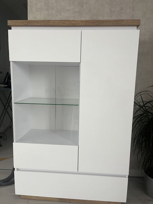 Witryna Erla black red white stan bdb Polecam