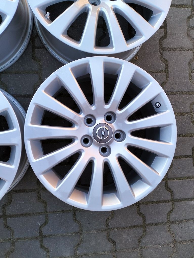 Felgi aluminiowe 18 cali 5x120 et 42 Opel Insignia czujniki TPMS