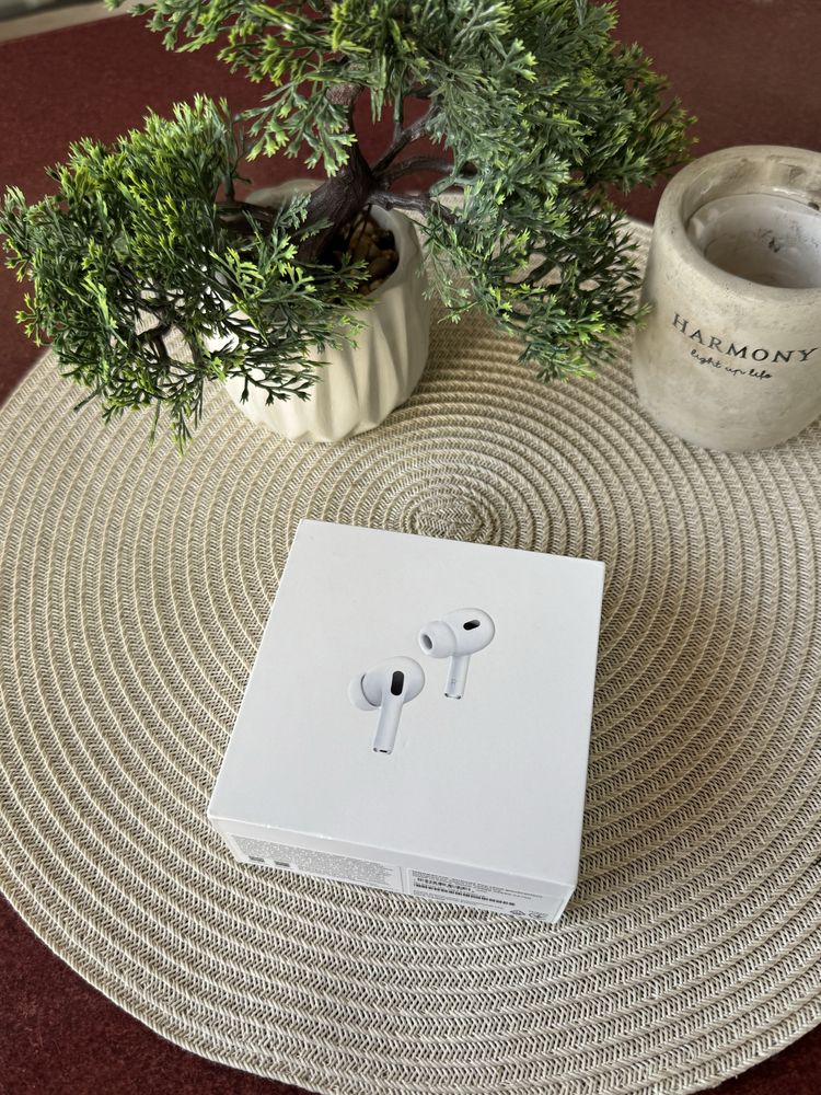 AirPods Pro 2 — стан 7/10, шумоподавлення, MagSafe