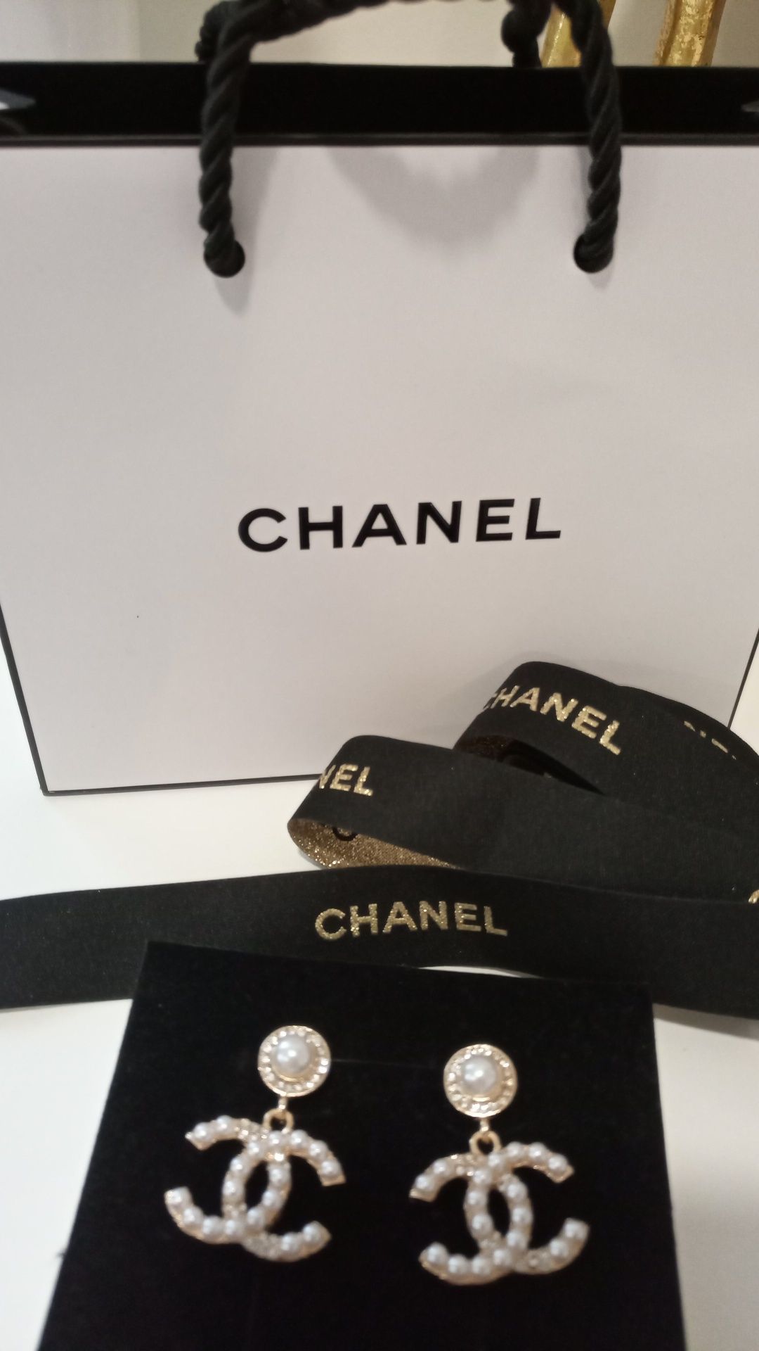 Brincos Chanel pérolas Novos