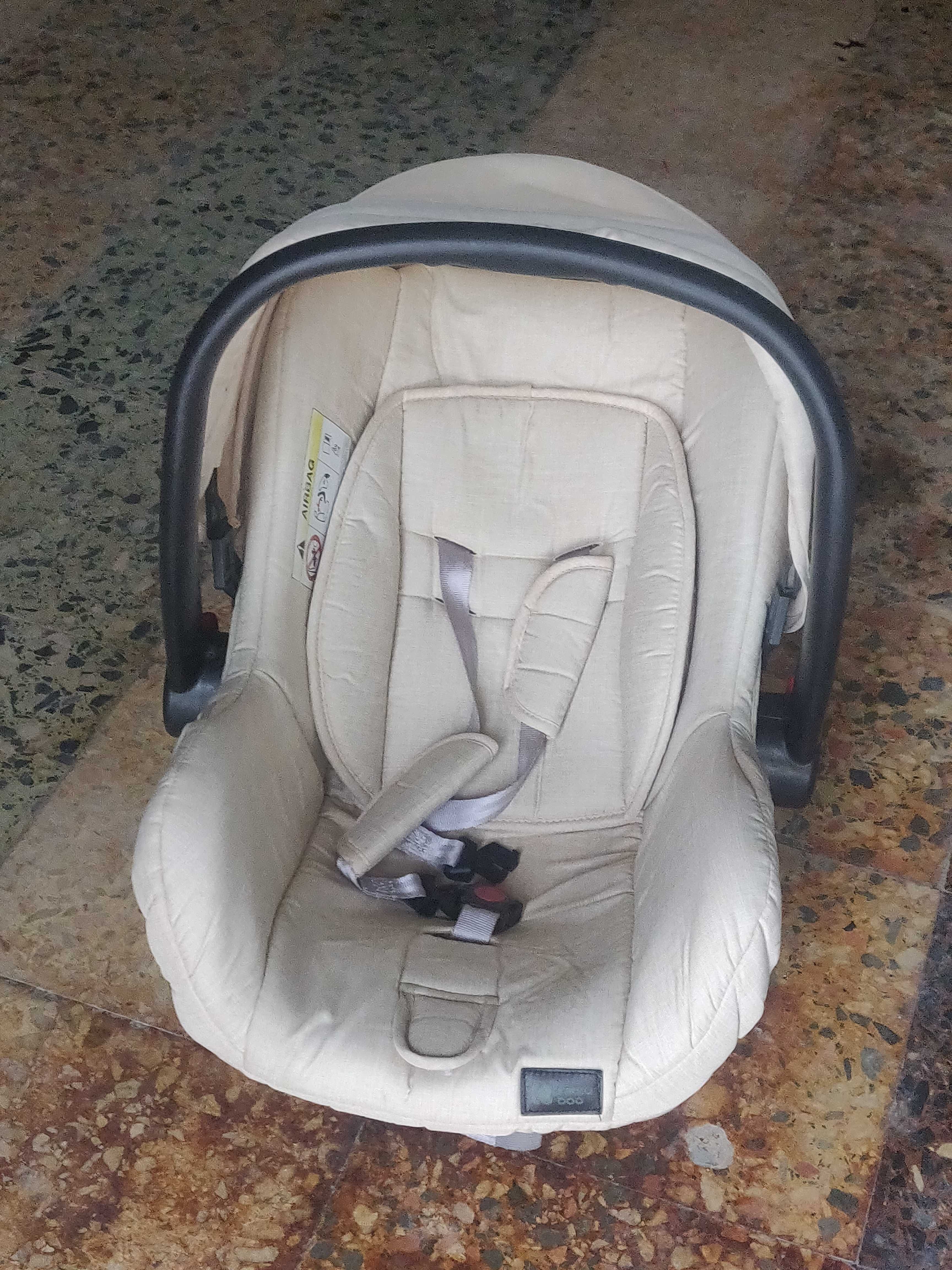 Cadeira de carro de bebe