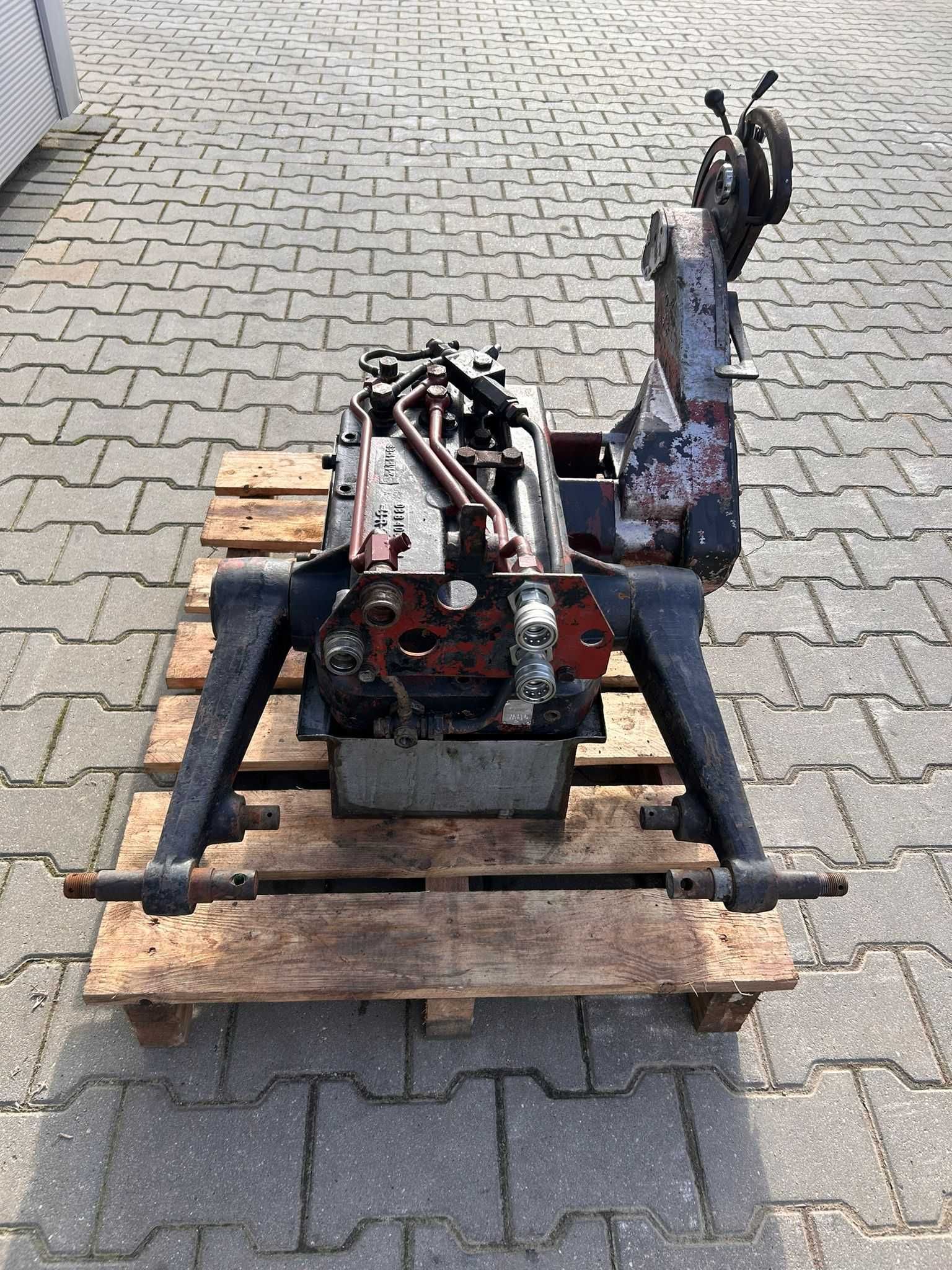 Podnośnik, nowy typ | URSUS/ZETOR | np. 8145, 1224, 1614, 12145, 16145