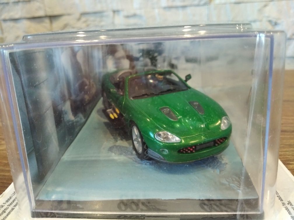 1:43 Jaguar XKR 007 James Bond "Die Another Day" Model