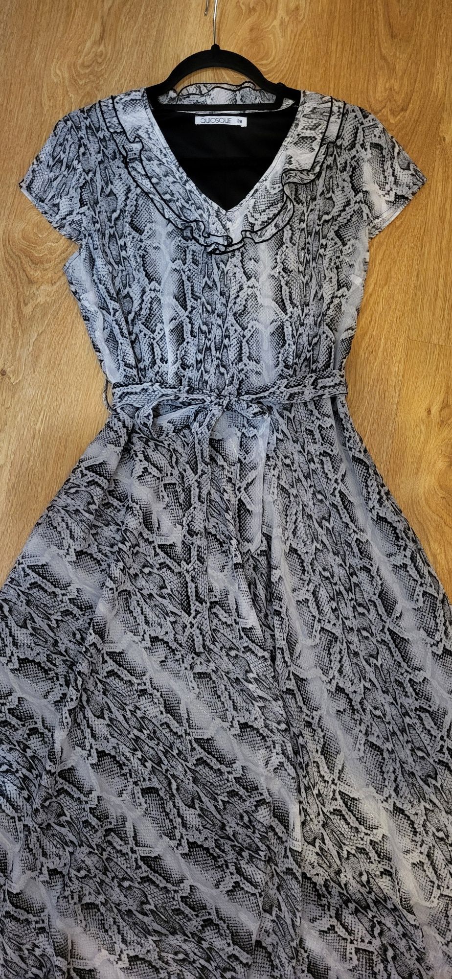 Sukienka letnia midi Quiosque  rozkloszowana S/M