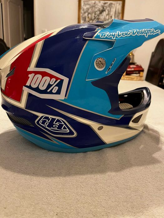 Capacete Troy Lee Designs D2 Composite XS – Bom Estado