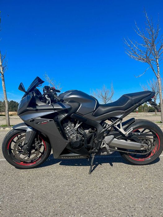 Honda CBR 650F (2017) – Como nova | 13.000 km | Vários Extras