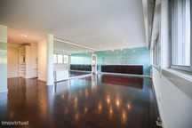 Moradia T4 com 270m2  em Condomínio Fechado