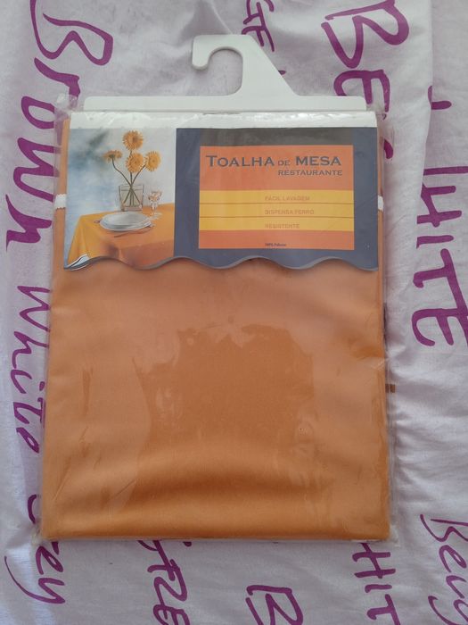 Toalha mesa quadrada, acetinada, amarelo, laranja (conjunto 7 por 12€)
