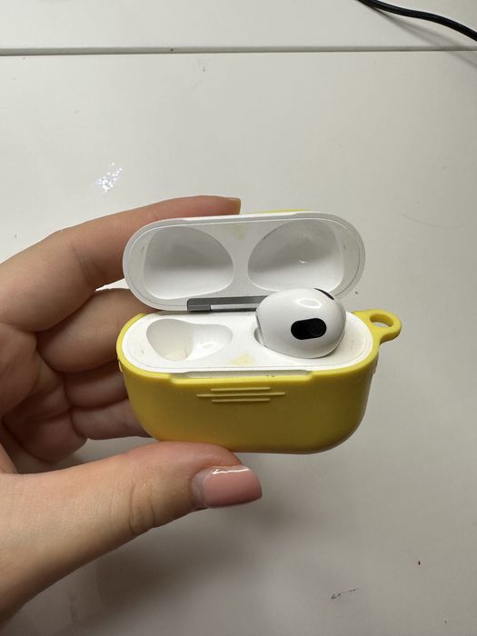 AirPods 3 б/у без одгого навушника