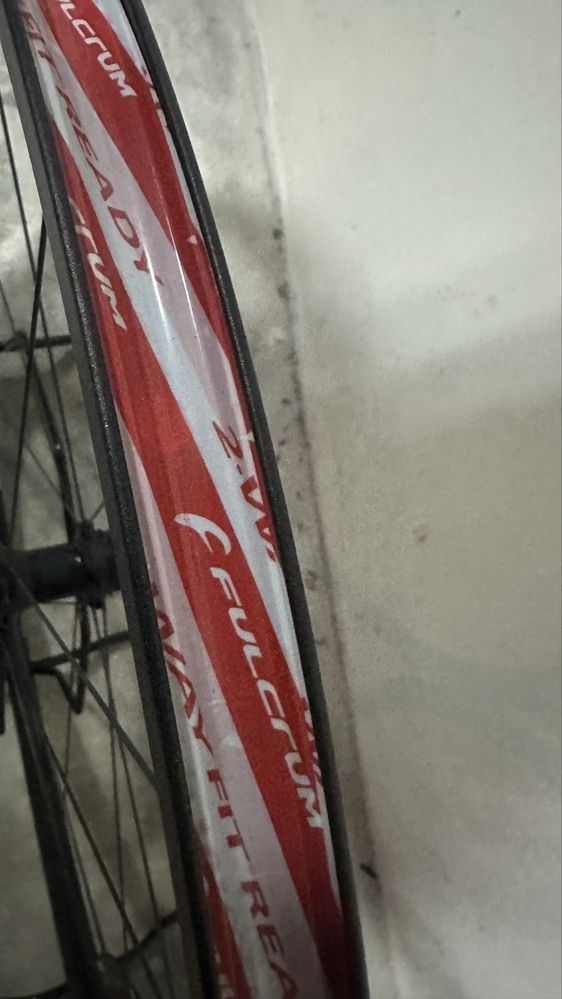Rodas Fulcrum Racing 400 Estrada Disco - Tubeless